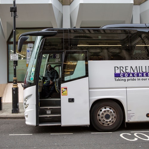 Stonehenge: Admission with Audio Guide + Premium Transport from London