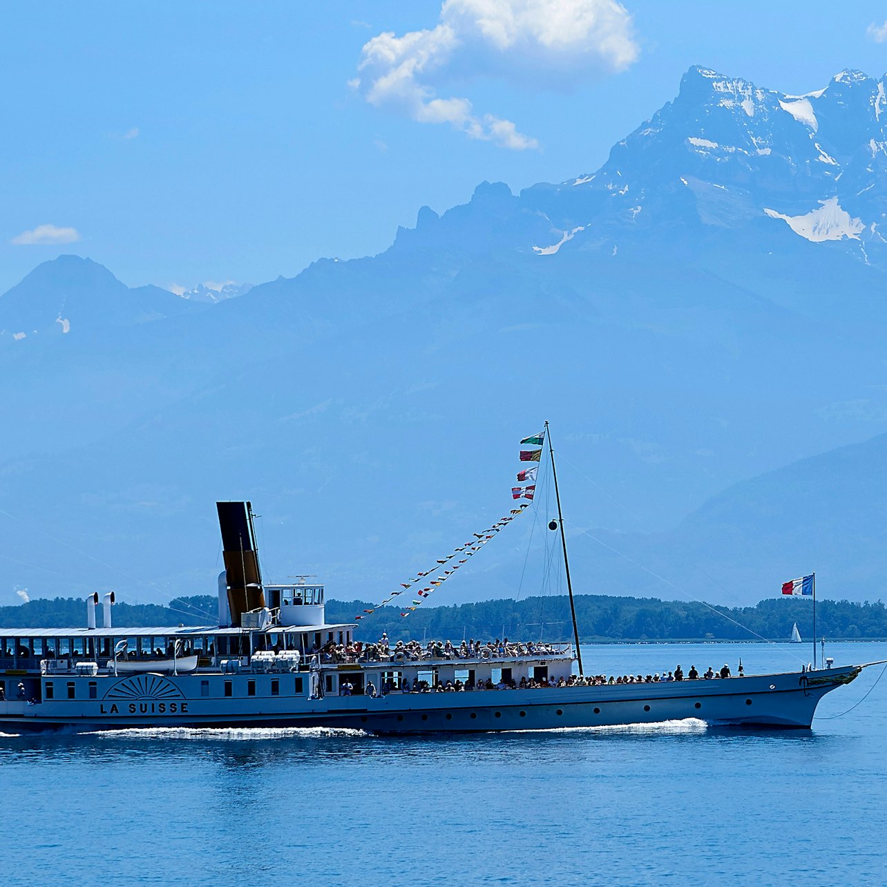 3-Hour Roundtrip Cruise from Lausanne