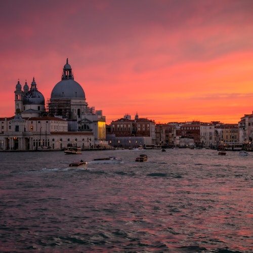 Venice: Boat Tour + Glass of Prosecco