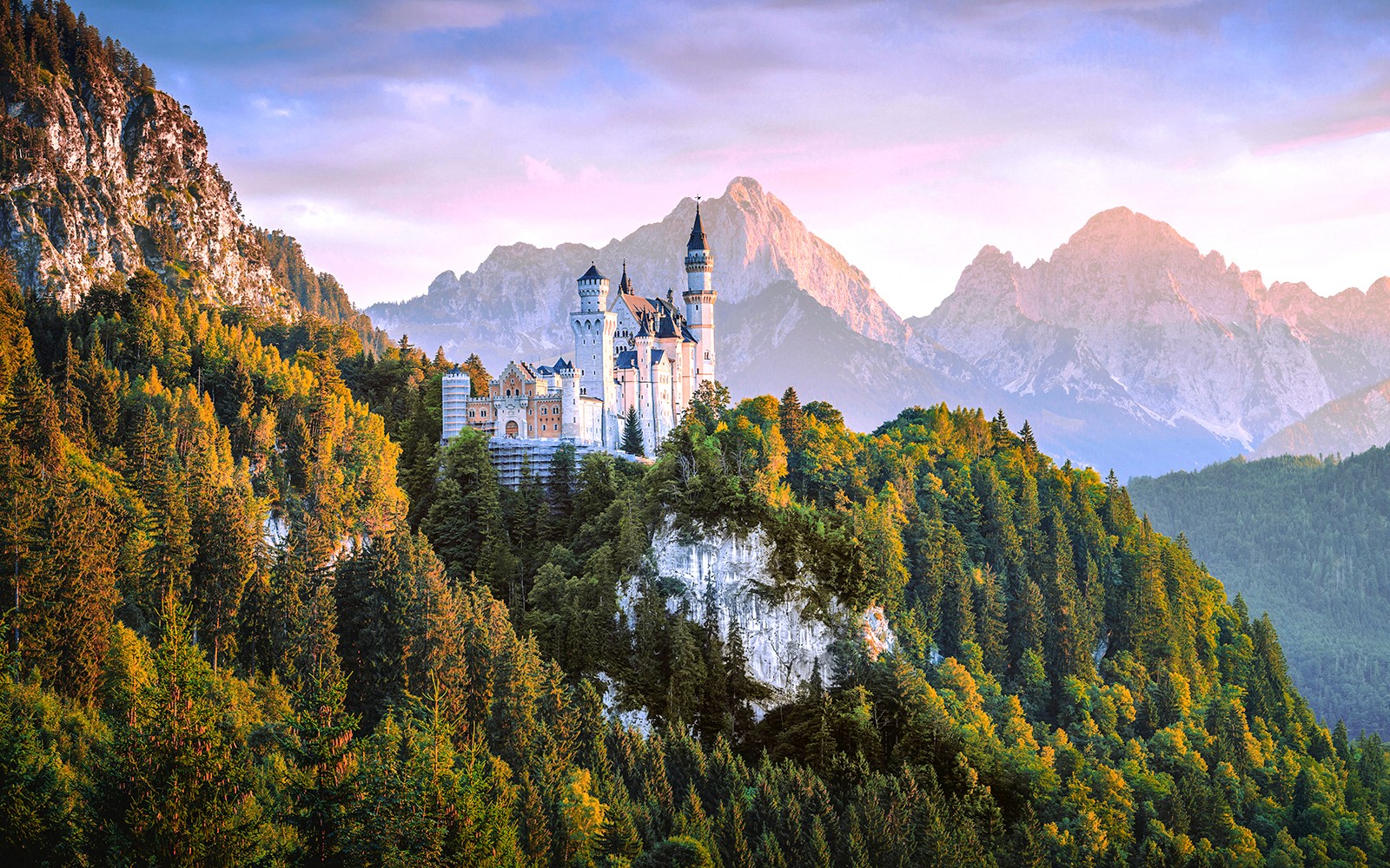 Private Guided Tour of Neuschwanstein & Linderhof Castle Grounds from Munich — gallery 2