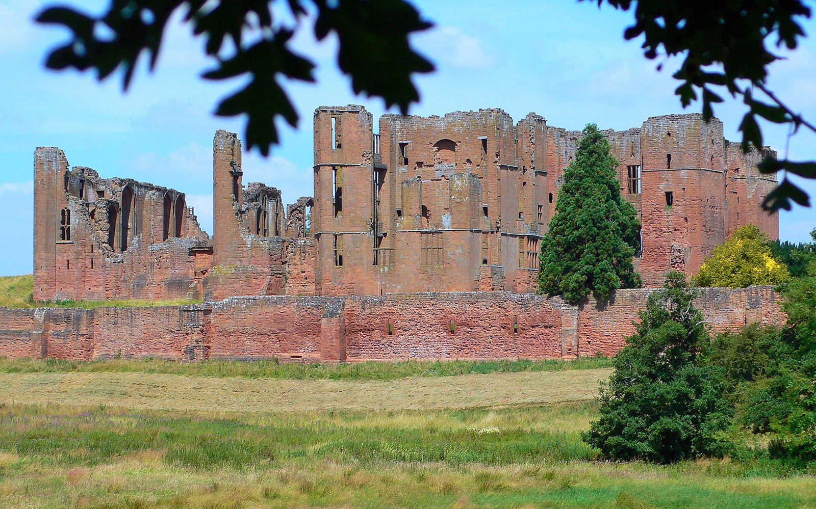 Tickets to Kenilworth Castle and Elizabethan Garden — gallery 1