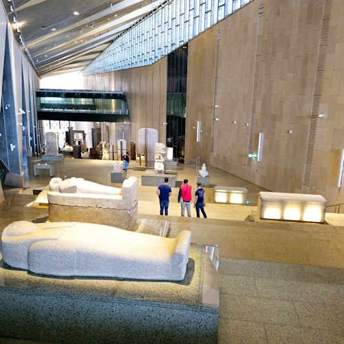 Giza Pyramids, Sphinx & Grand Egyptian Museum: Guided Tour + Transport + Lunch