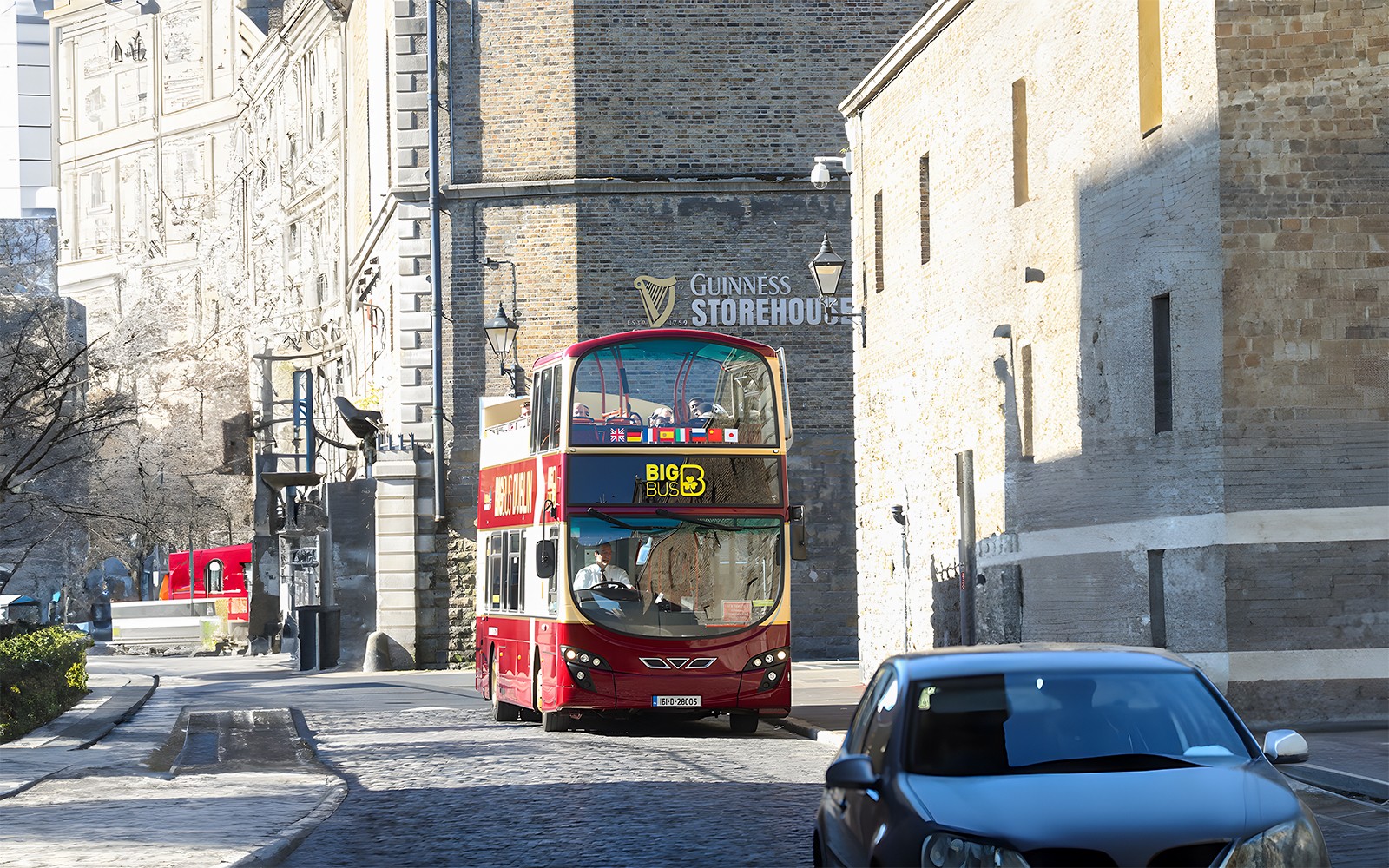 Combo: Dublin Hop-on Hop-off Bus Tour + Guinness Storehouse & Gravity Bar Tickets — gallery 1