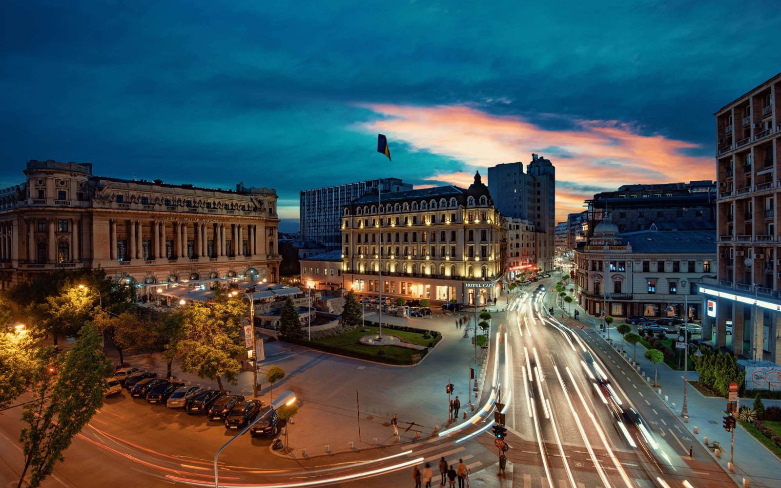 After Dark City Tour and Traditional Dinner — gallery 3