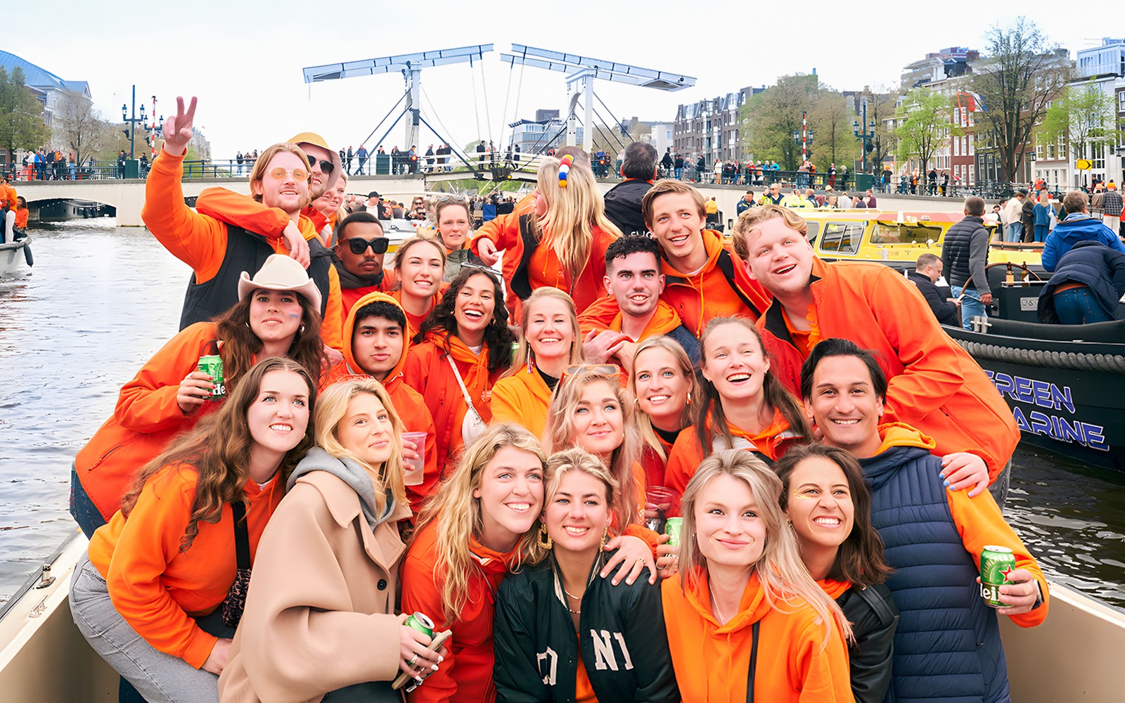 Amsterdam: 1.5-Hour King's Day Party Cruise with Unlimited Drinks & Music — gallery 4