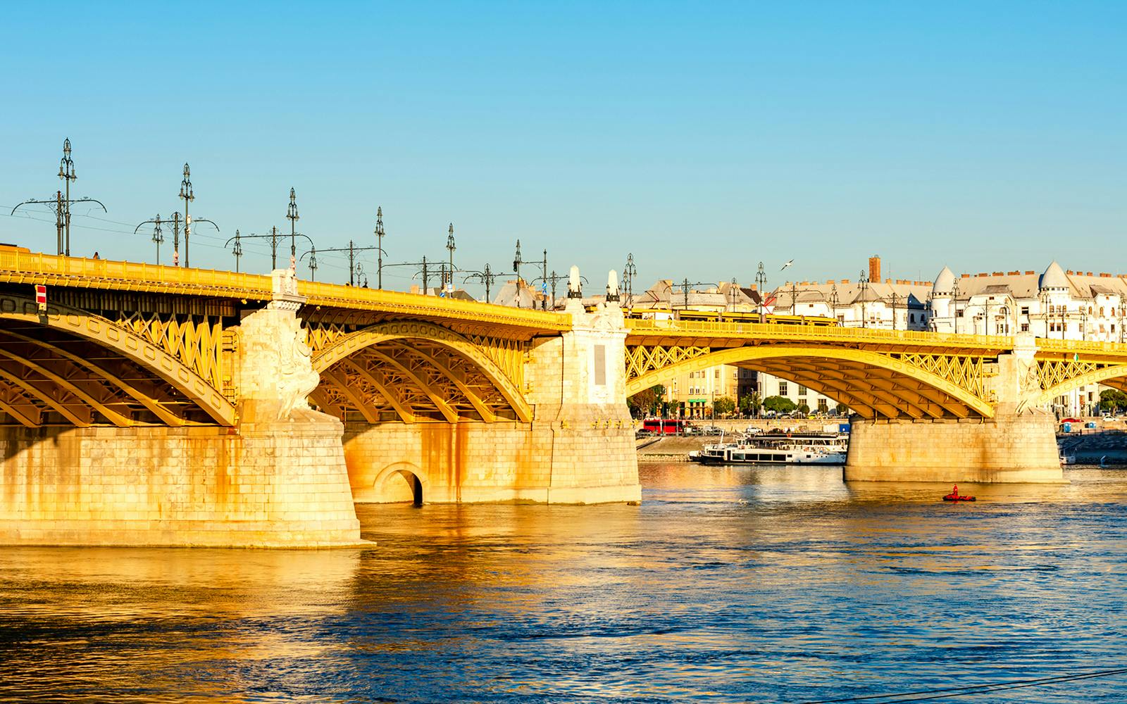 Budapest Danube River Margaret Island Loop with Drinks