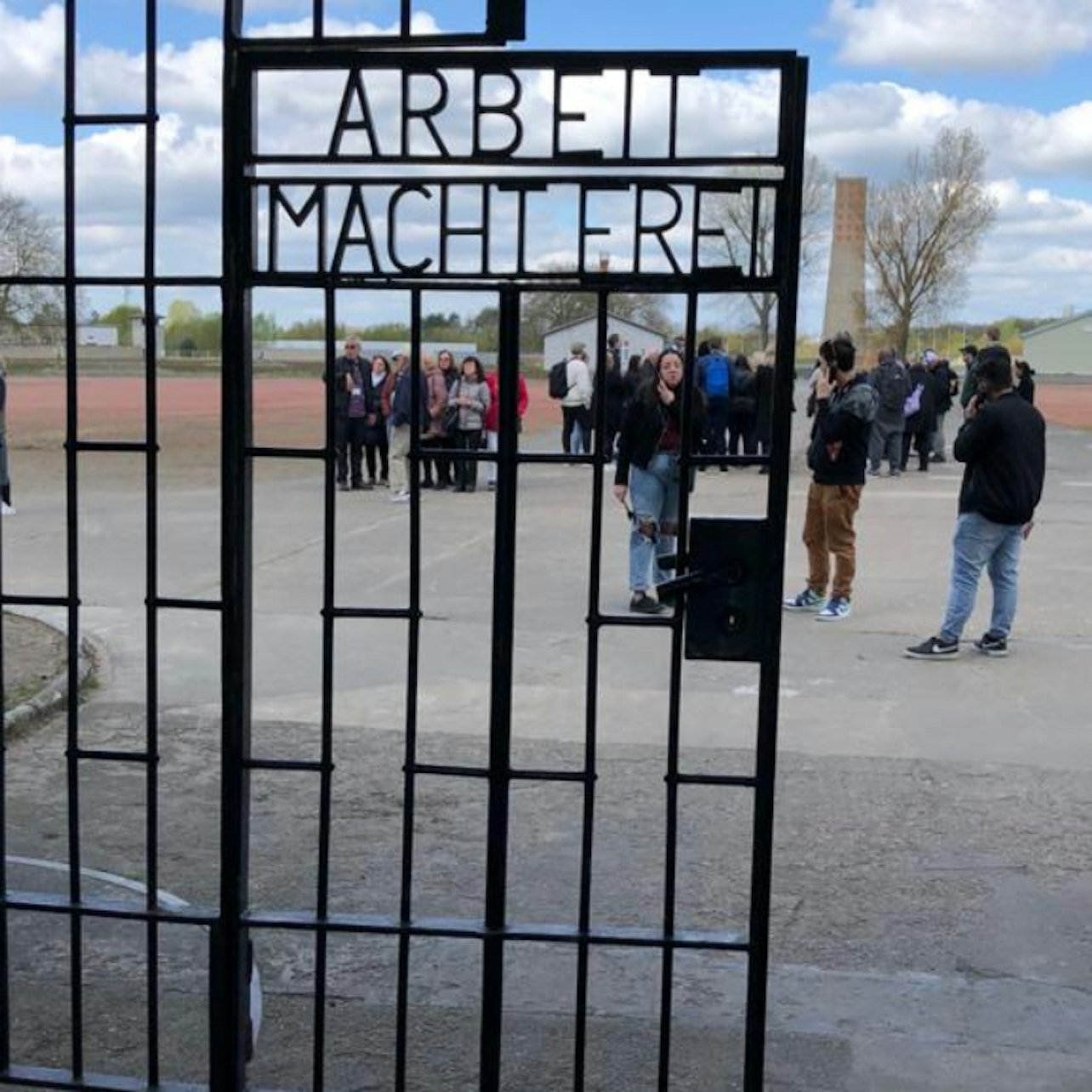 Sachsenhausen: Small Group Tour + Transport from Berlin