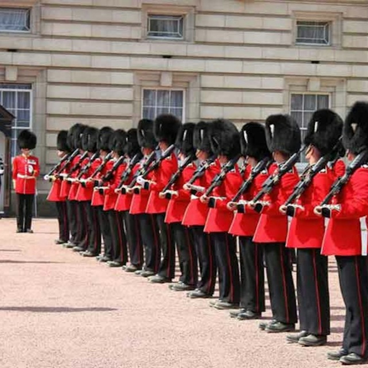 London: Westminster Private Walking Tour + Changing of the Guard + Hotel Pickup — gallery 2