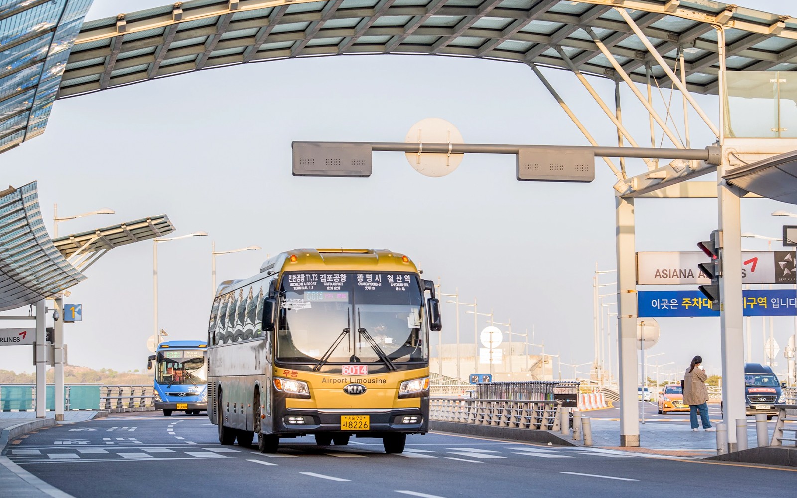 Bus Transfer: Incheon Airport to Seoul City by Airport Limousine