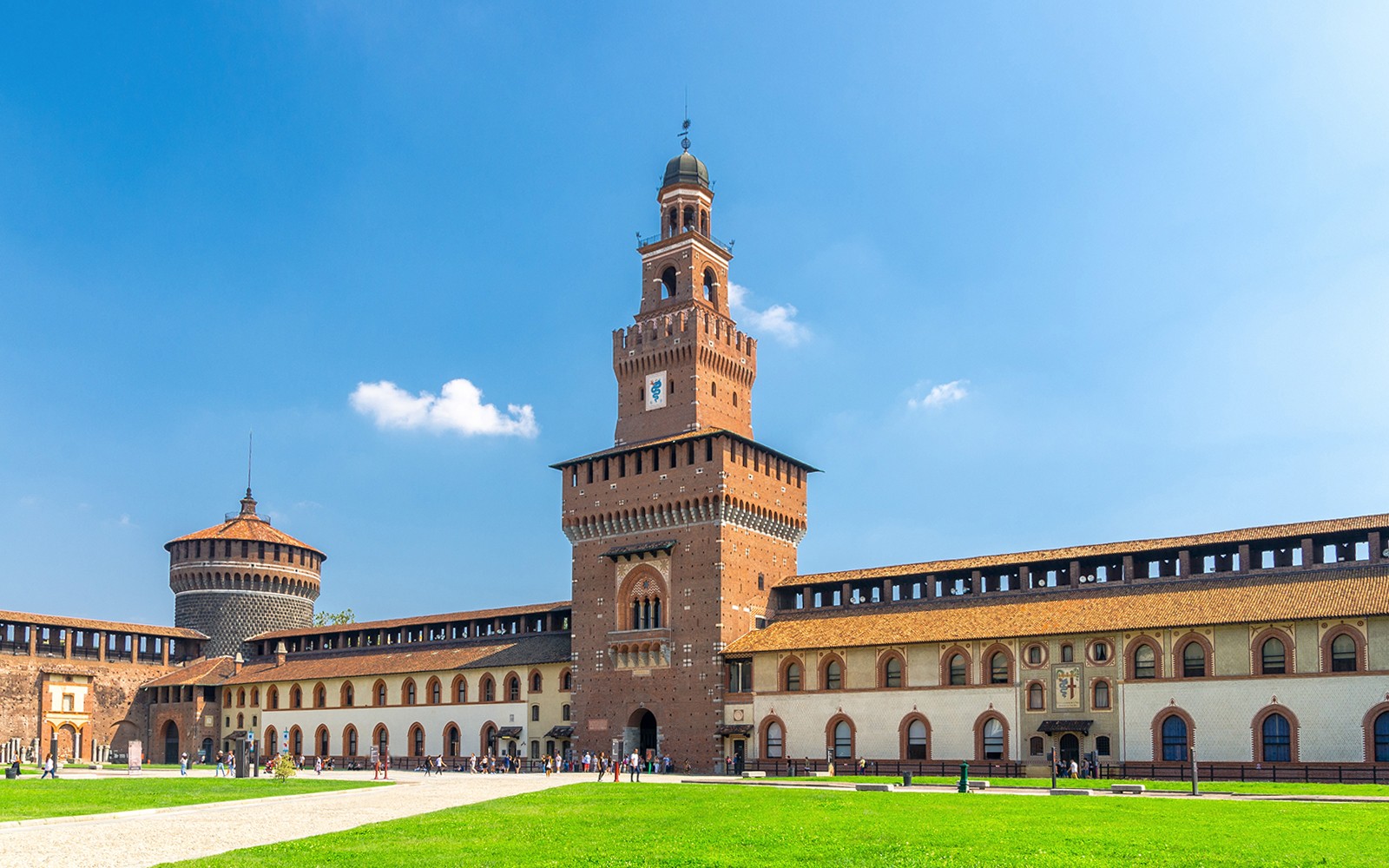 Torre Branca & Sforza Castle Guided Tour with Park Walk