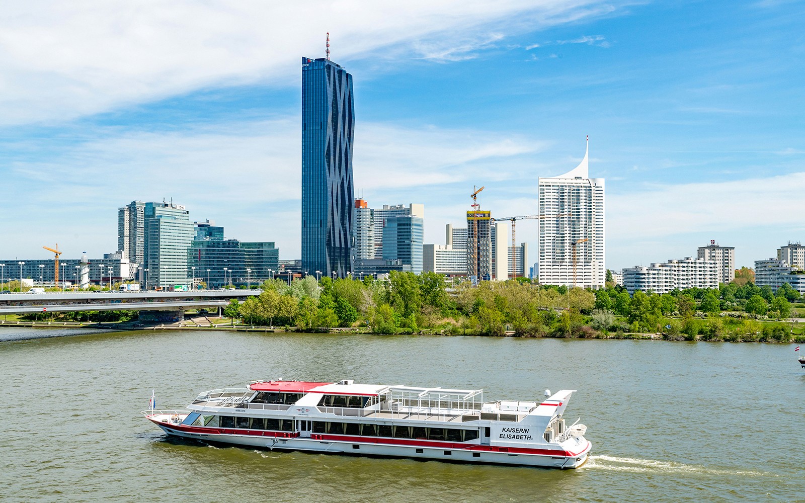 Vienna Combo (Save 20%): Hop-on Hop-off Bus Tour + Danube River Cruise + Top Attraction Tickets — gallery 3