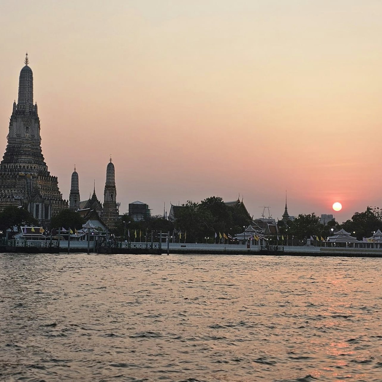 Bangkok: 3 Major Royal Temples Walking Tour