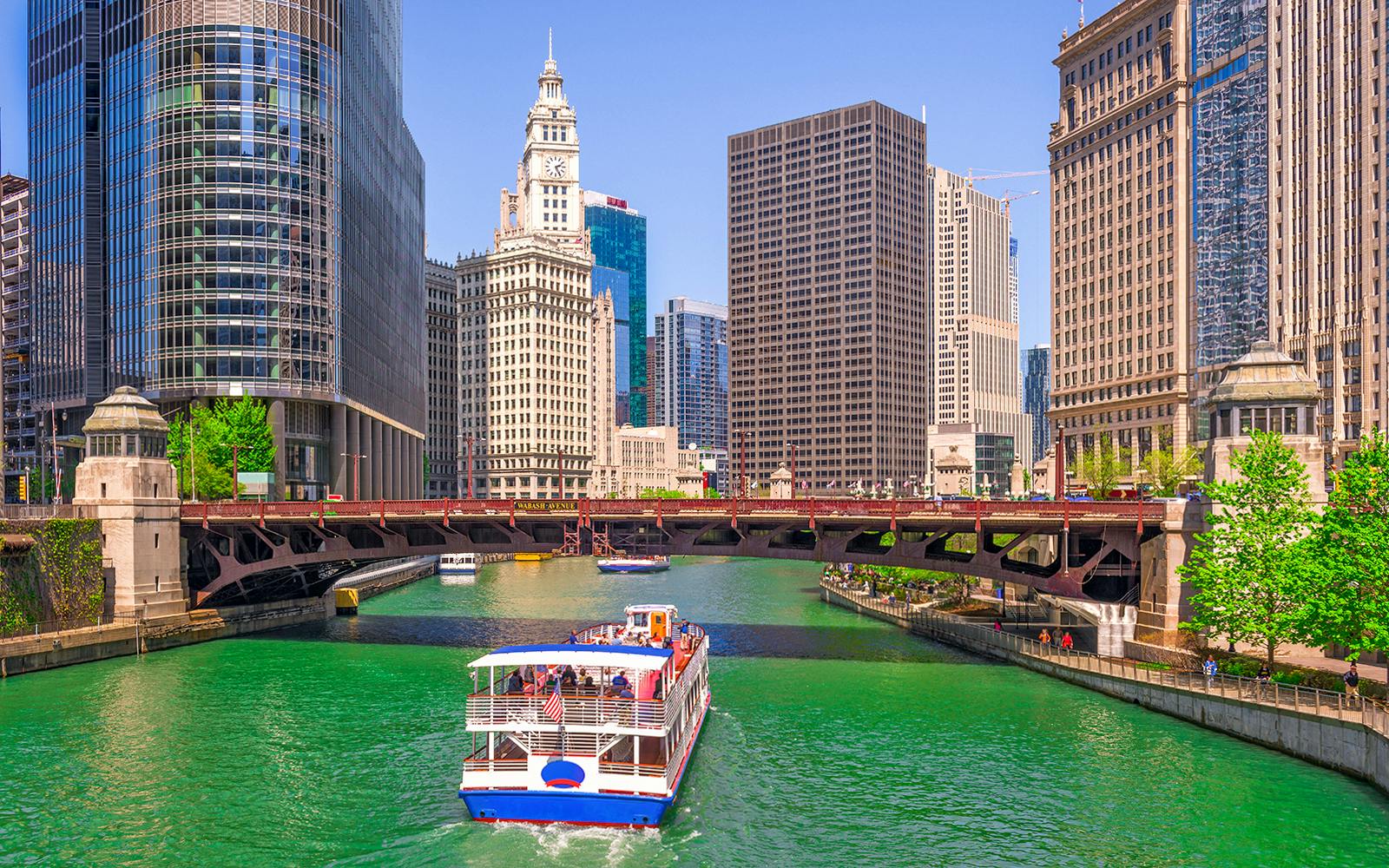 75-Minute Chicago River Architecture Cruise by Shoreline