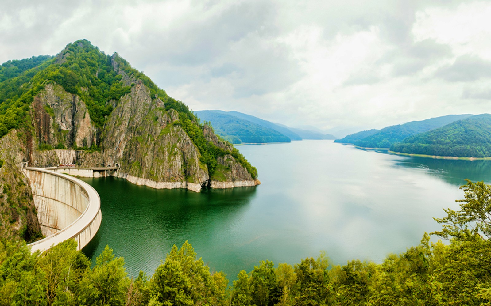 Transfagarasan, Targoviste & Poenari Castle: Day Trips from Bucharest — gallery 1