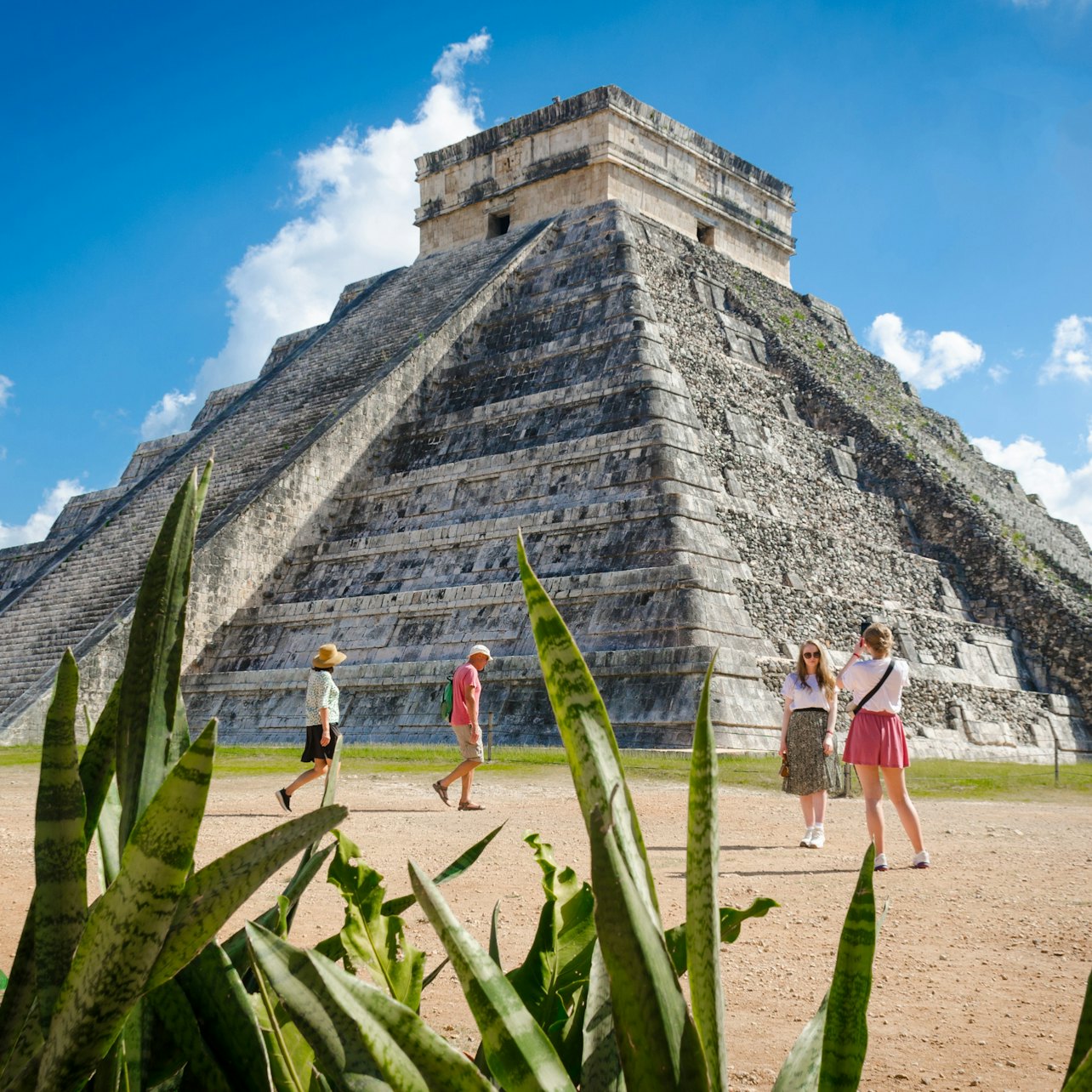 Chichén Itzá, Izamal, & Cenote Xcajum: Roundtrip Transfer from Mérida + Lunch