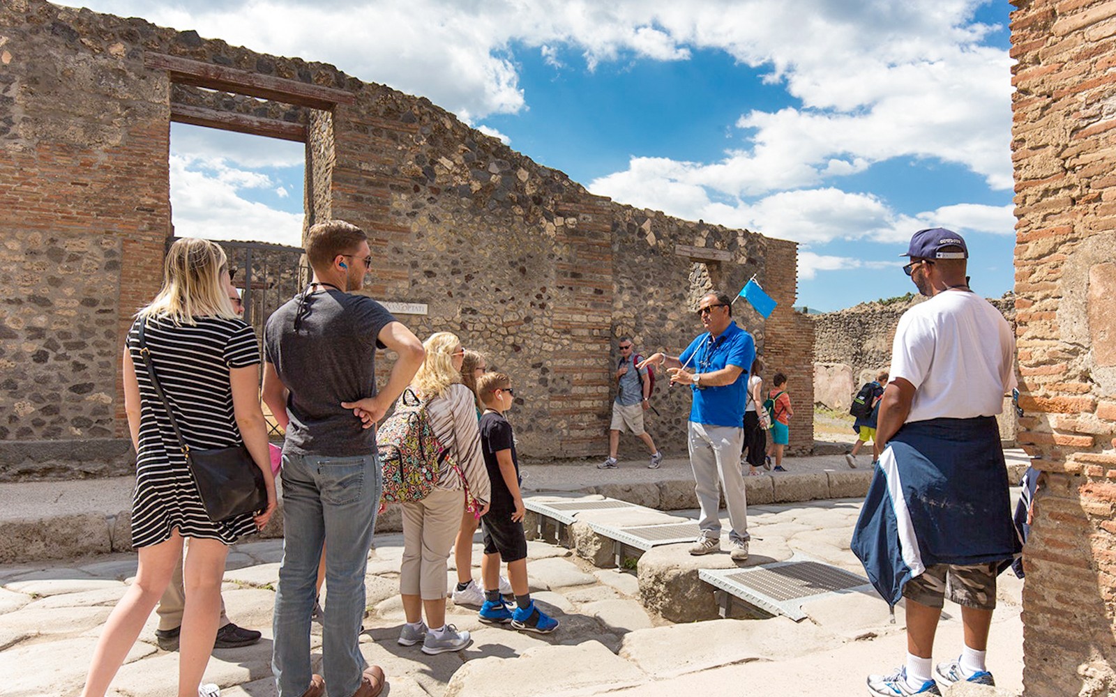 From Naples: Pompeii & Amalfi Day Trip with Transfers