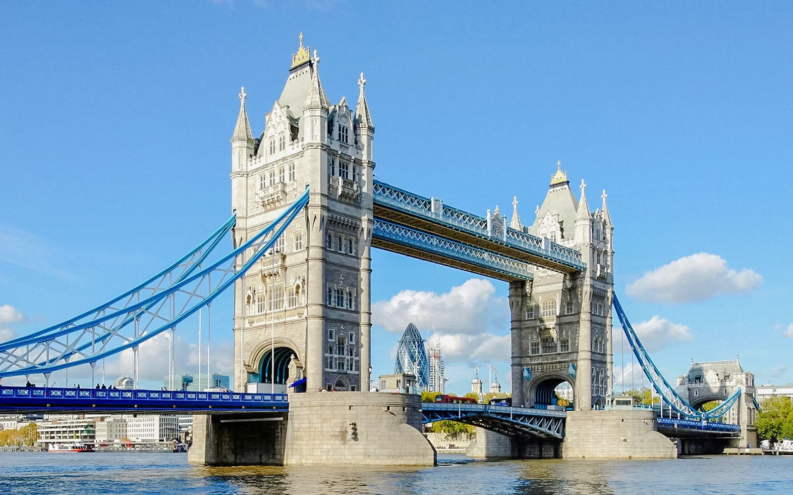 Skip-the-Line Tower Bridge Tickets and Tower of London Early-Access Guided Tour with Beefeater Opening Ceremony — main image