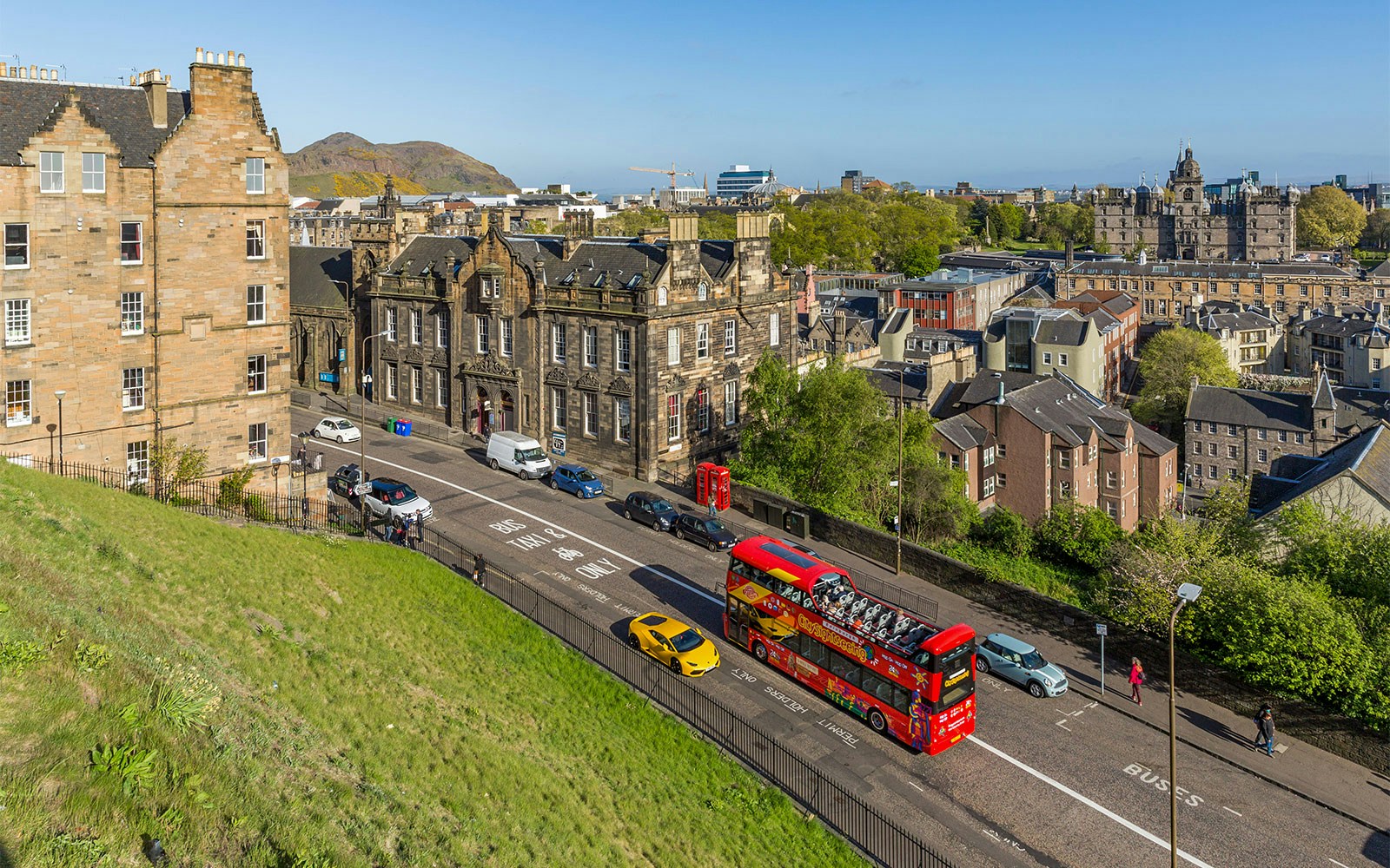 Edinburgh: Royal Attractions Tickets + 48-Hour Hop-On Hop-Off Bus Tour — main image