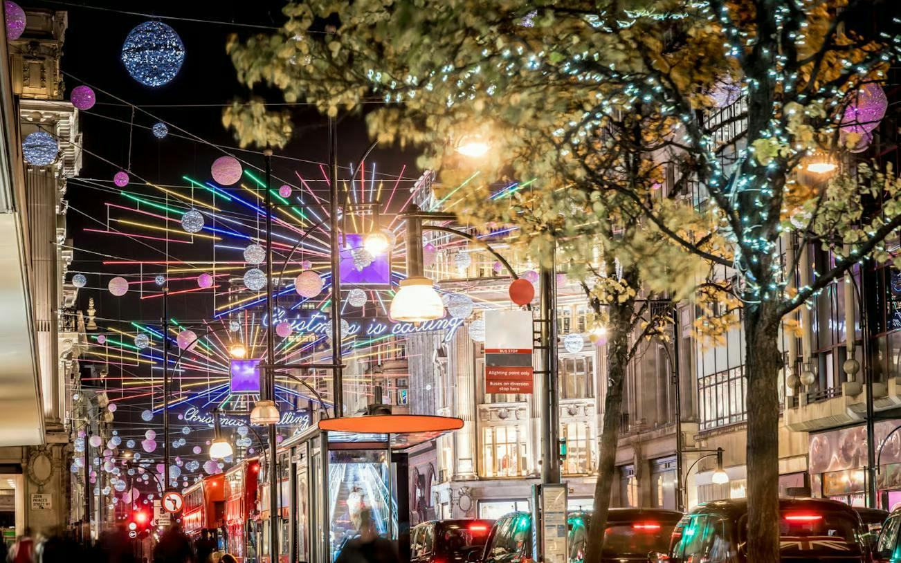 London Christmas Lights Vintage Bus Tour - venue or experience setting