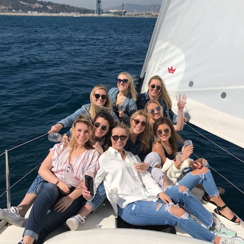 Barcelona: Small Group Afternoon or Sunset Yacht Sailing