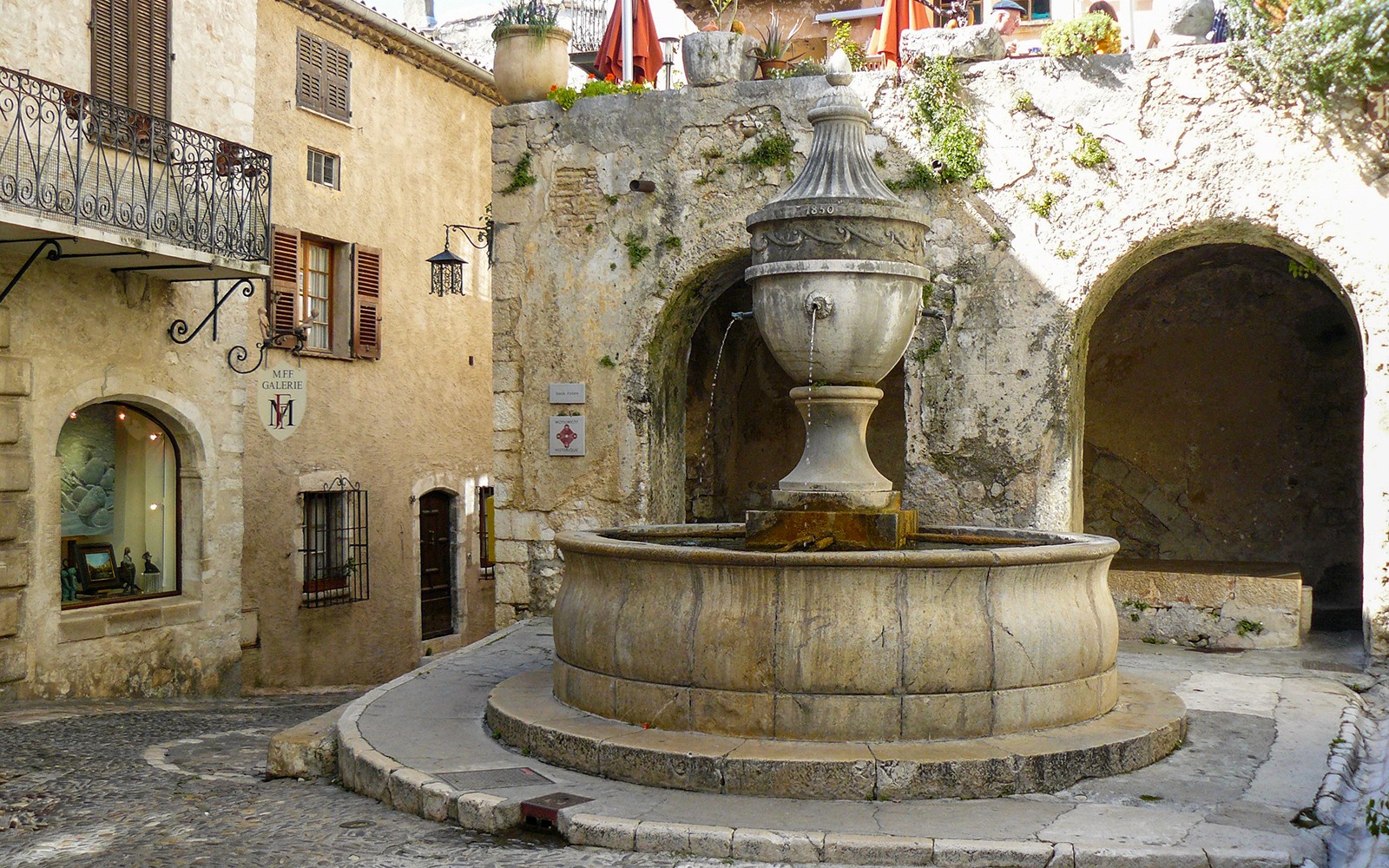 From Nice: Antibes, Cannes, & Saint Paul de Vence Day Tour
