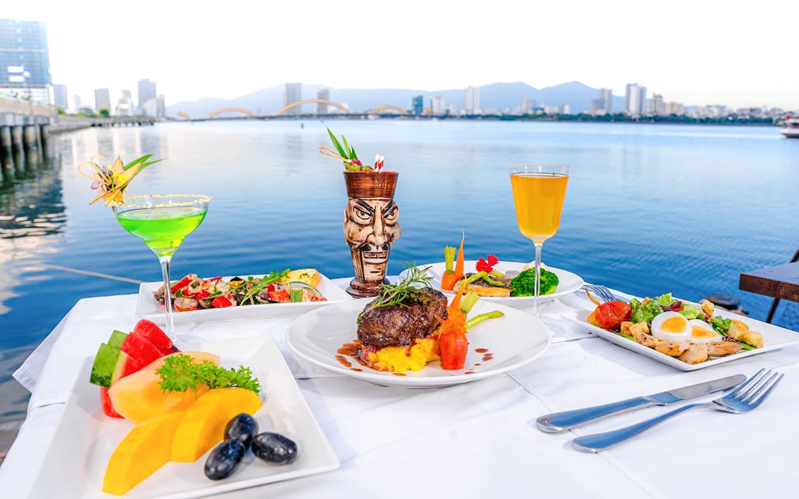 Da Nang: Poseidon Night Cruise on Han River