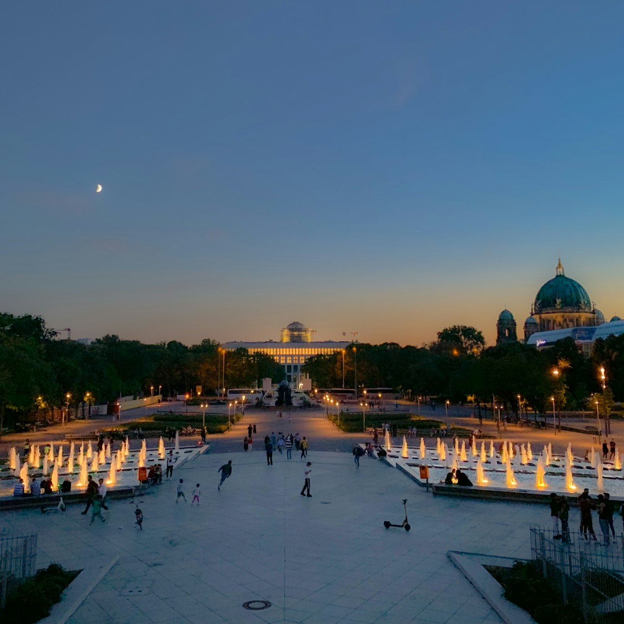 Berlin: Evening Open-Top Bus Tour with Live Guide