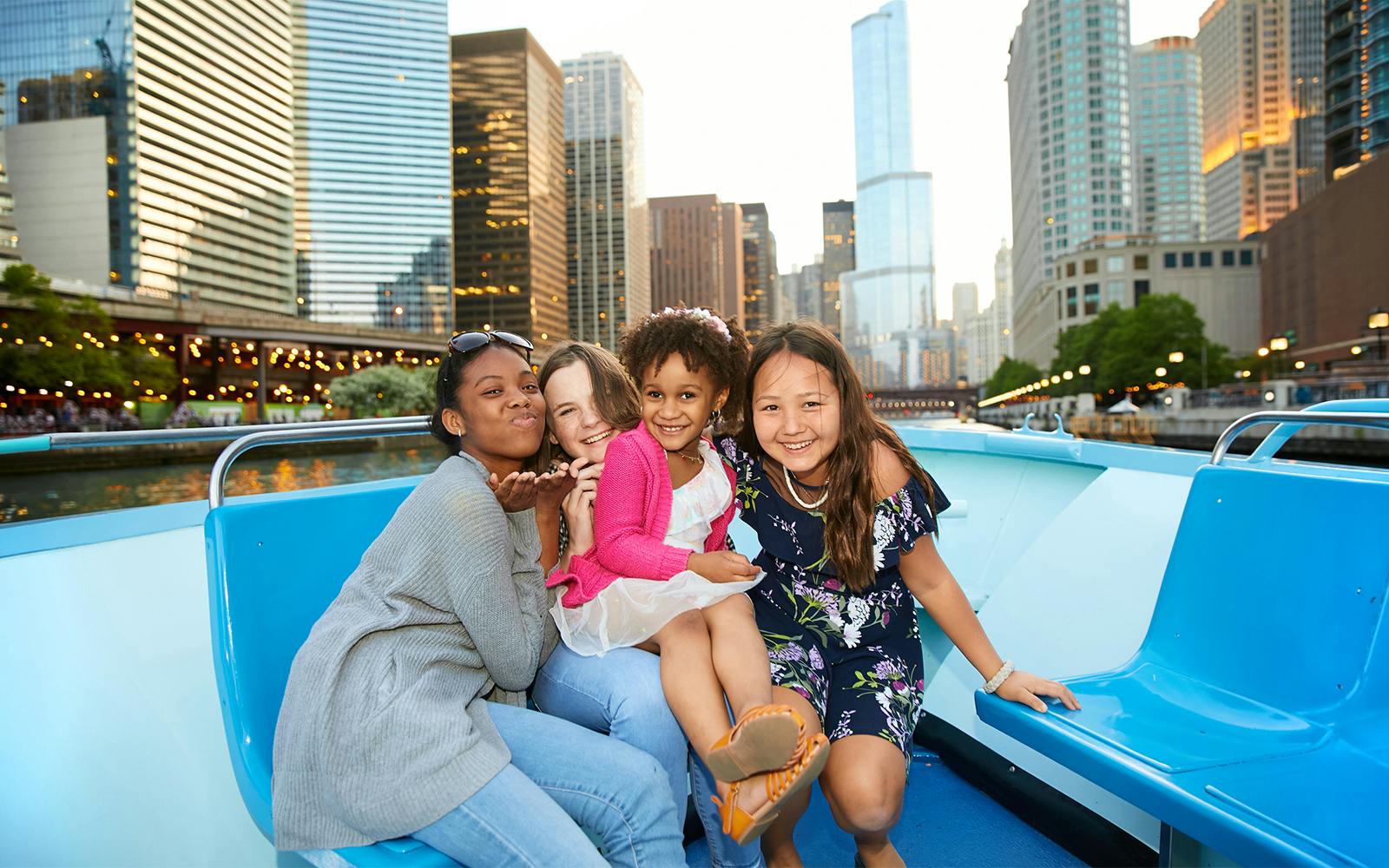Chicago River & Lake Sightseeing Cruise by First Lady