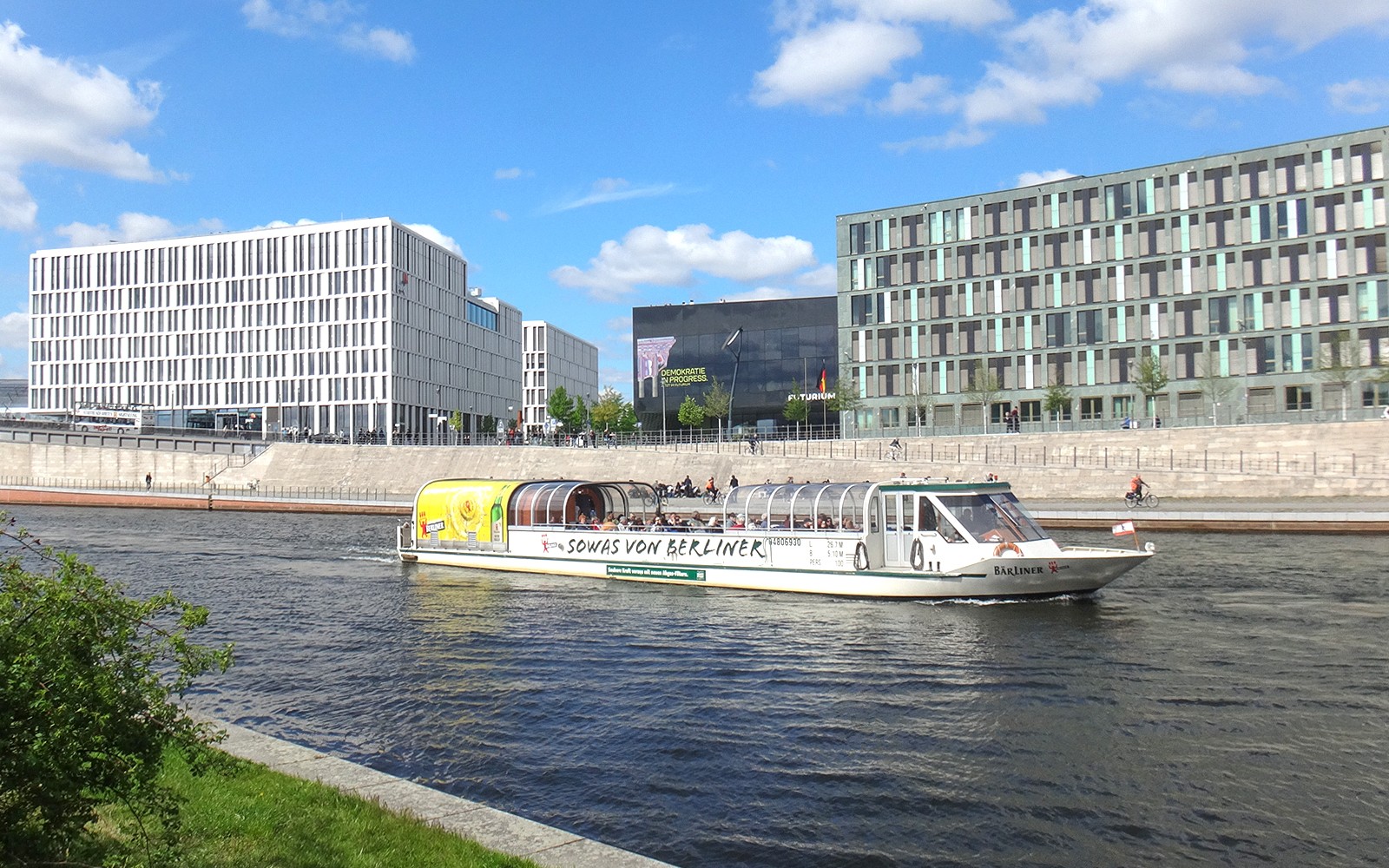 1- Hour Berlin Sightseeing Cruise from Hackascher Markt