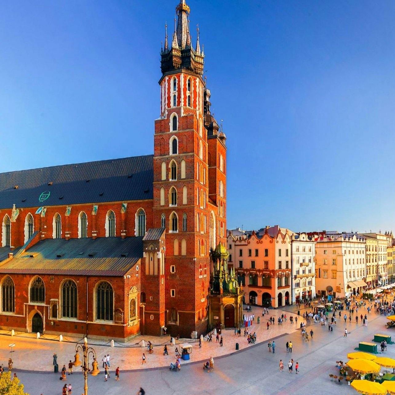 Krakow: Old Secrets, Tales & Kings Evening Guided Tour