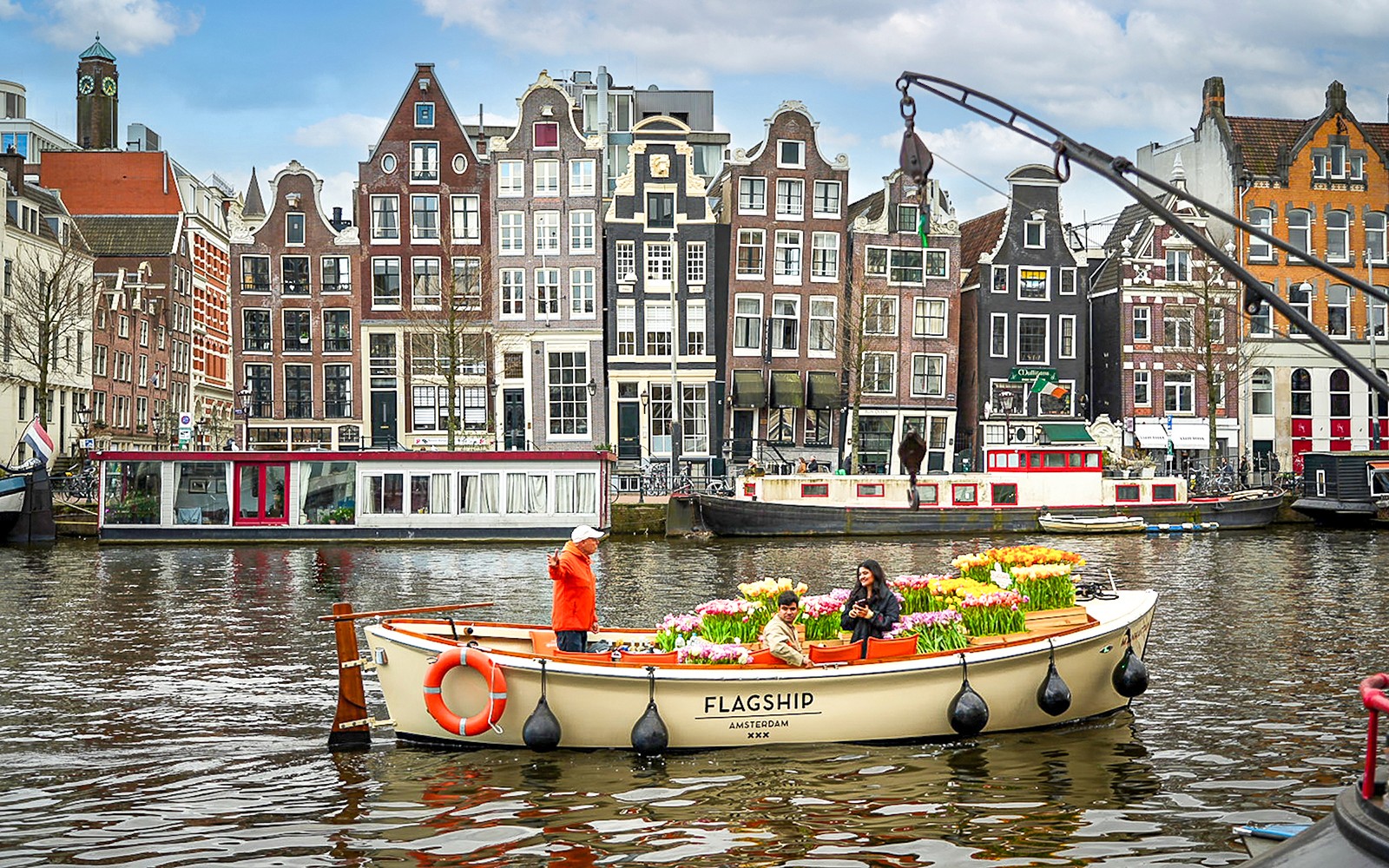 Amsterdam: 1-Hour Exclusive Tulip Experience on a Luxury Open Boat — gallery 3