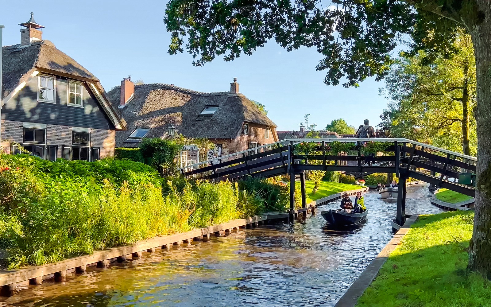From Amsterdam: Giethoorn Small-Group Day Tour with Electric Boat Ride — gallery 3