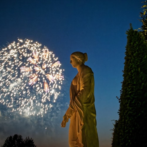 Palace of Versailles: Night Fountains Show Ticket
