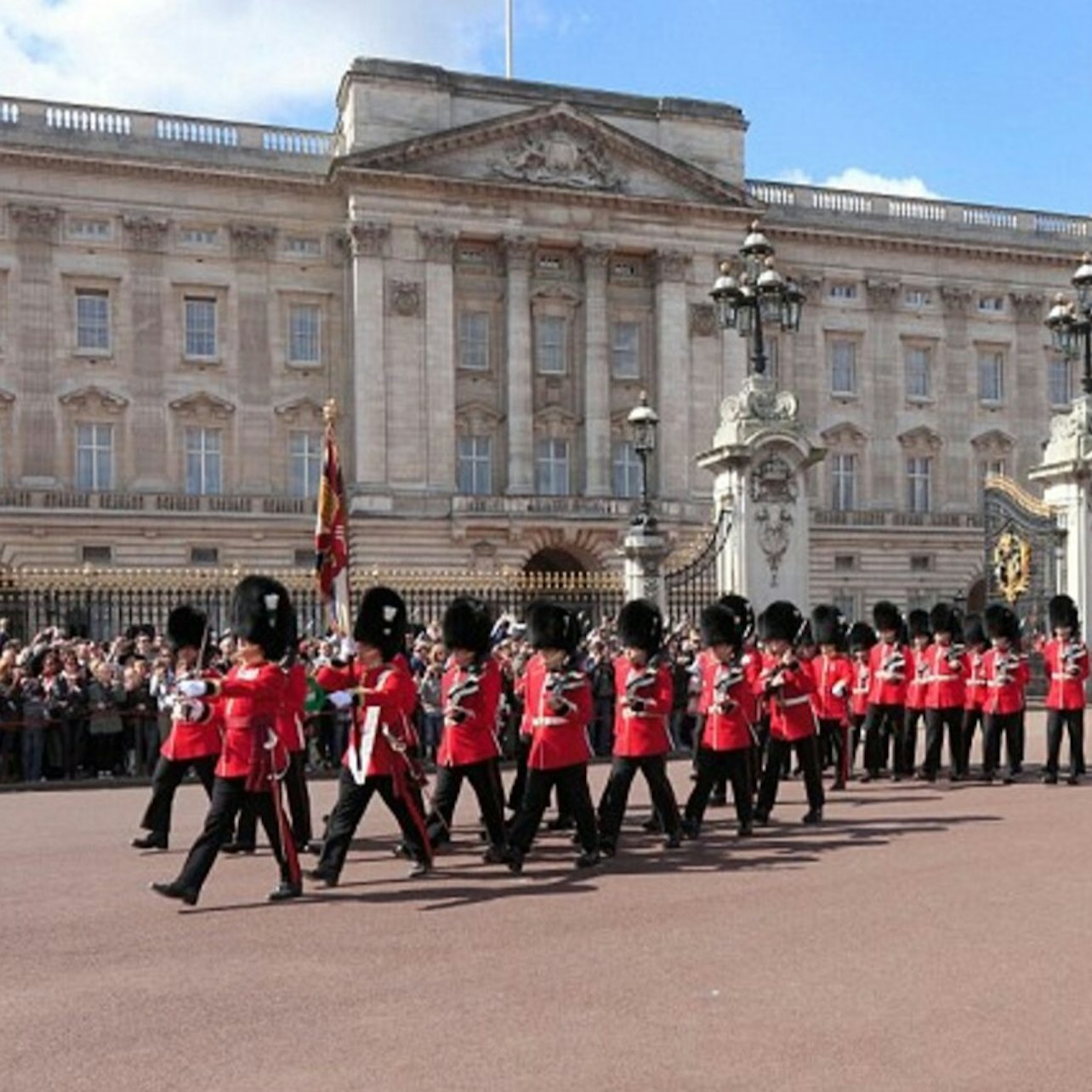 London: Westminster Highlights Walking Tour + Buckingham Palace Entry — gallery 5