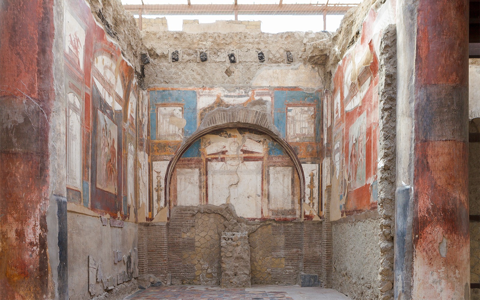 Herculaneum Guided Tour with an Archaeologist