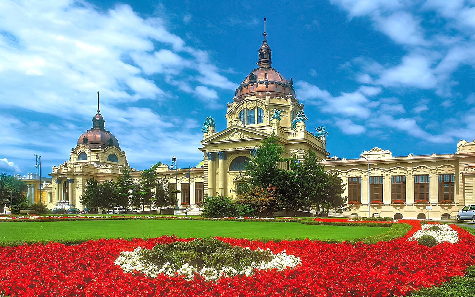 Széchenyi Spa: Fast Track Entry Tickets with Premium Day Spa Access and Private Cabin
