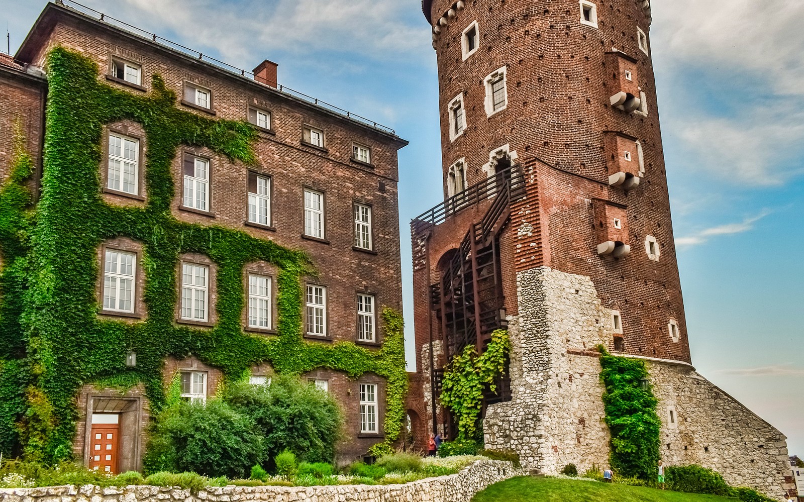 Wawel Hill: Surroundings Tour with Audio Guide — gallery 2