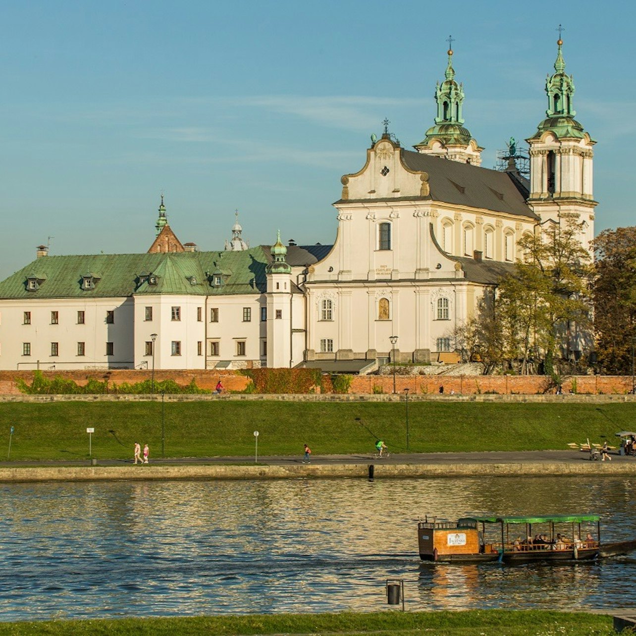 Krakow: Small Boat Vistula River Cruise with Audio Guide