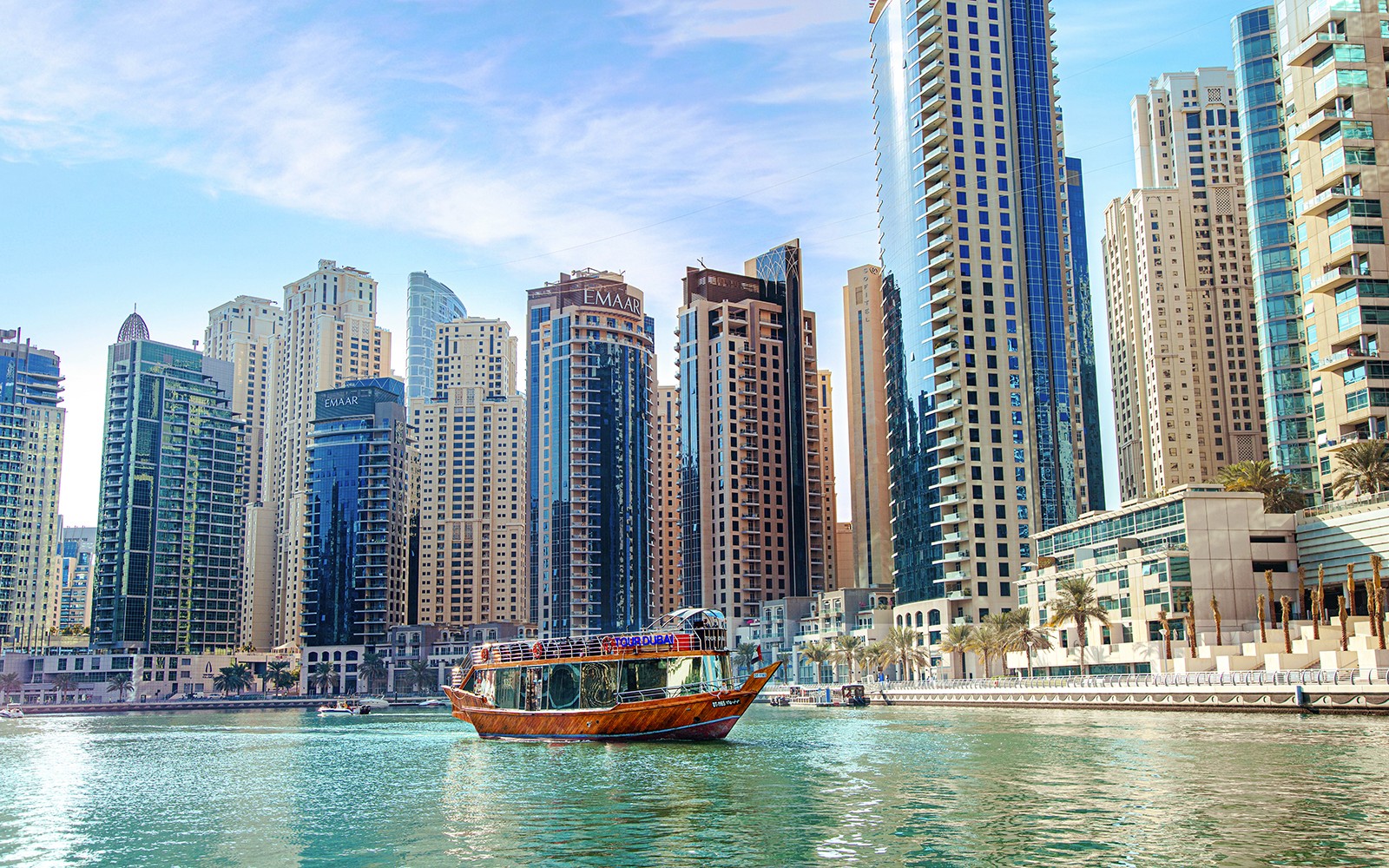 From Dubai Marina/Creek: 1-Hour Sightseeing Dhow Cruise with Unlimited Soft Drinks
