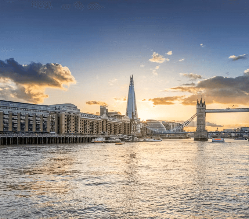 Thames River Evening Cruise with Sunset Views, Sparking Wine & Canapés — gallery 4