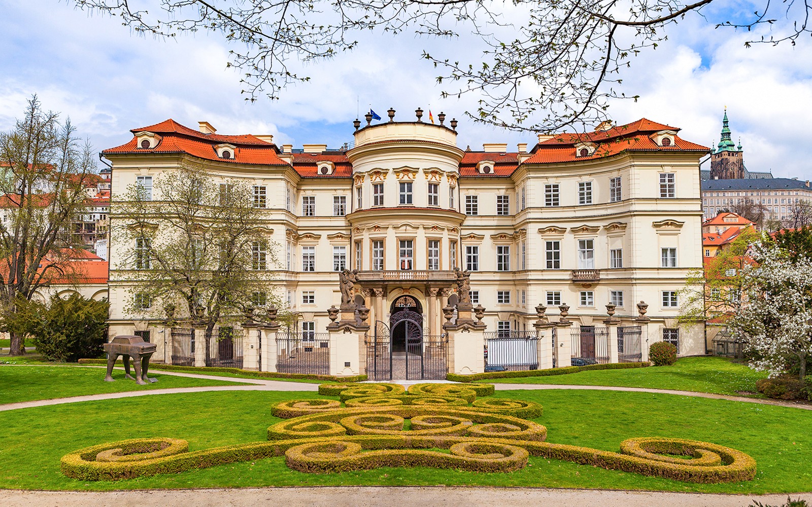 Combo: Prague Castle Entry Tickets + Lobkowicz Palace Museum with Audio Guide — gallery 2