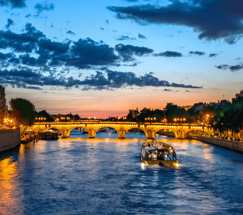 1-Hour Paris Illuminated Evening Sightseeing Cruise