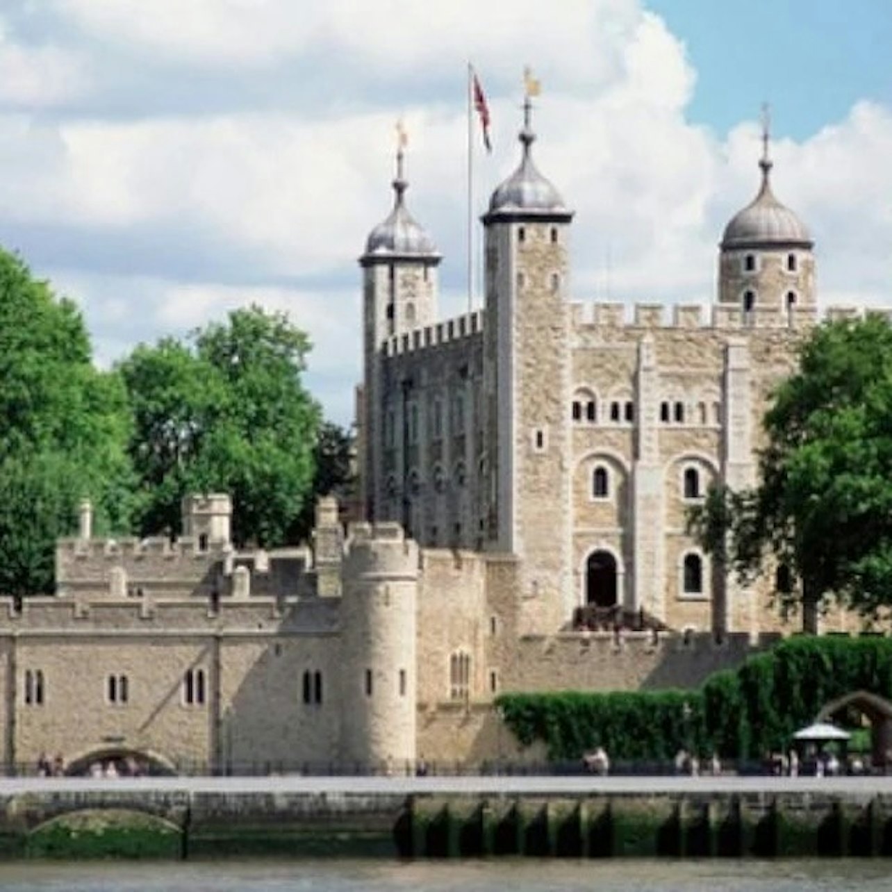 London: Harry Potter Tour, Tower of London and Thames Cruise — gallery 1
