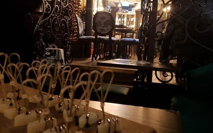 London Cheese Tasting Guided Walking Tour with Cheese Samples and Wine tickets at DUBAI