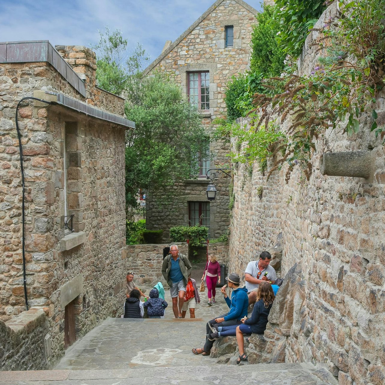 Mont Saint-Michel: Admission + Transport from Paris