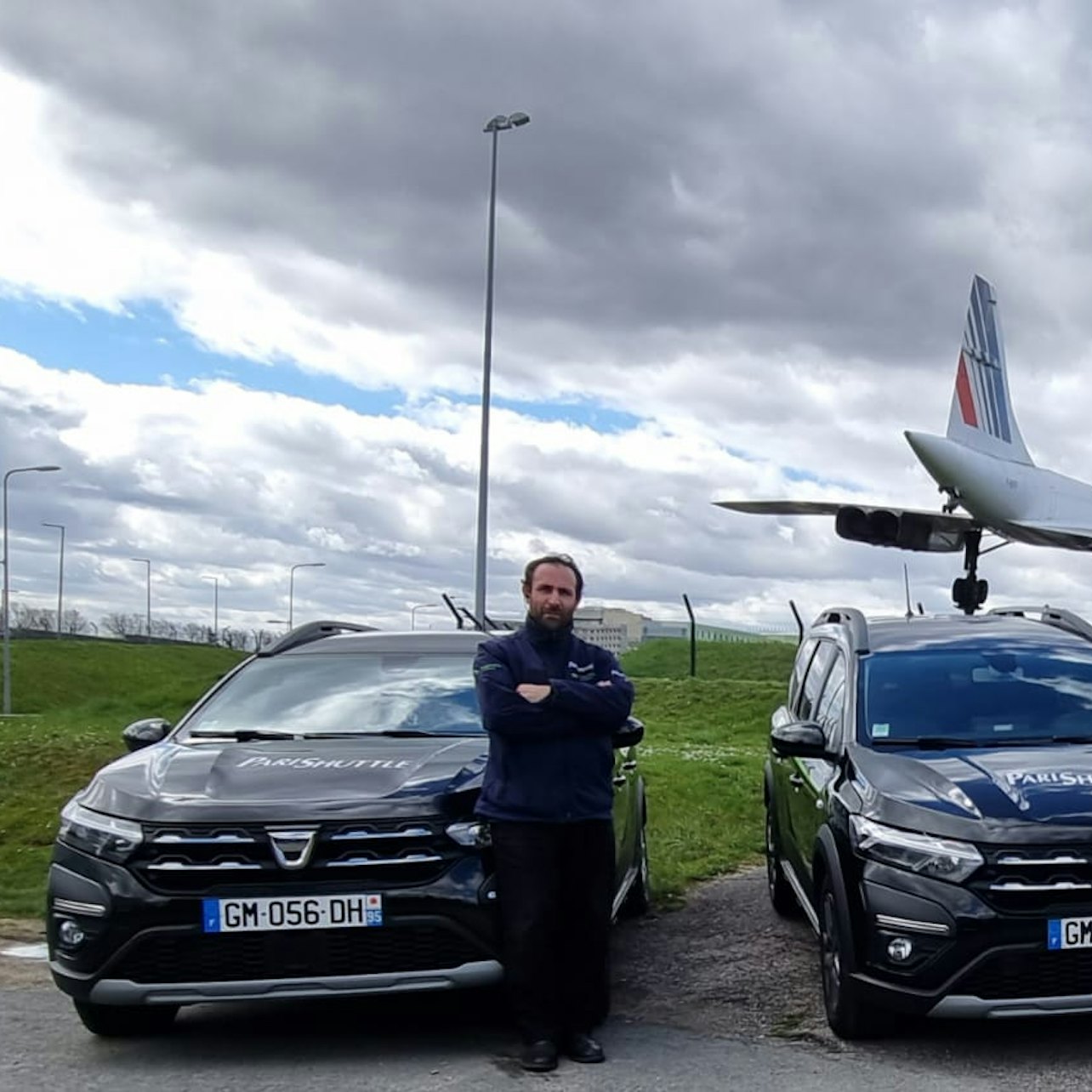 Paris: Roundtrip Taxi Transfer from Charles de Gaulle Airport to Disneyland — gallery 1
