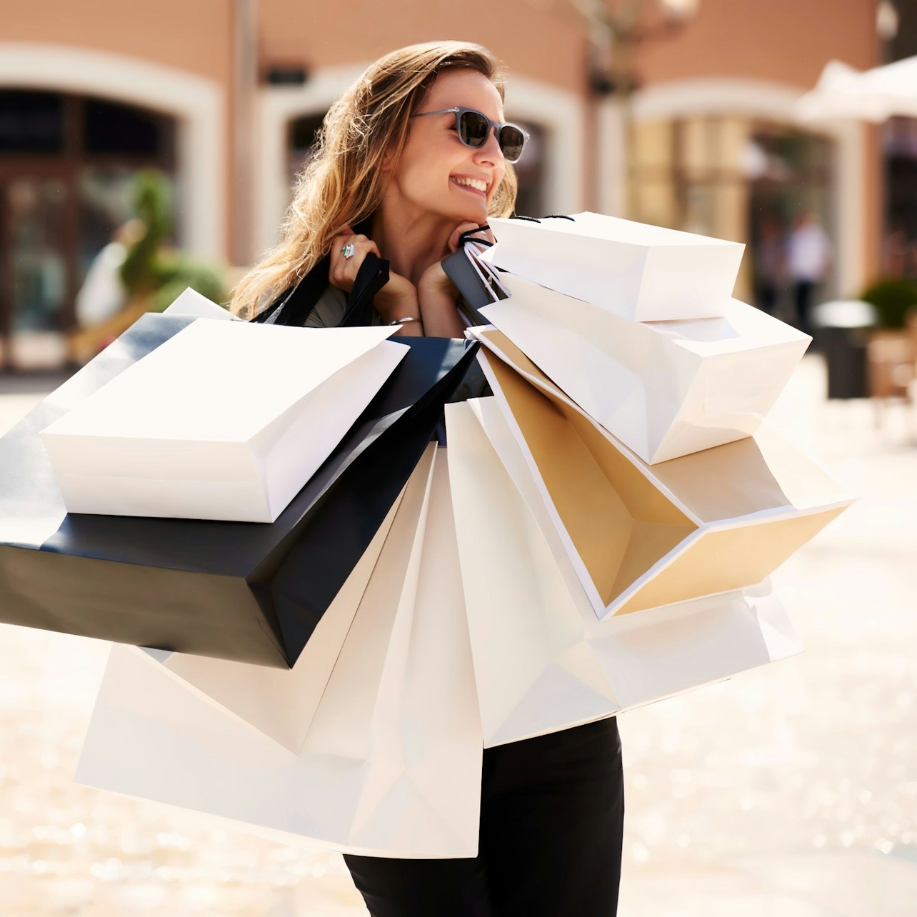 Castel Romano Designer Outlet: Roundtrip from Rome