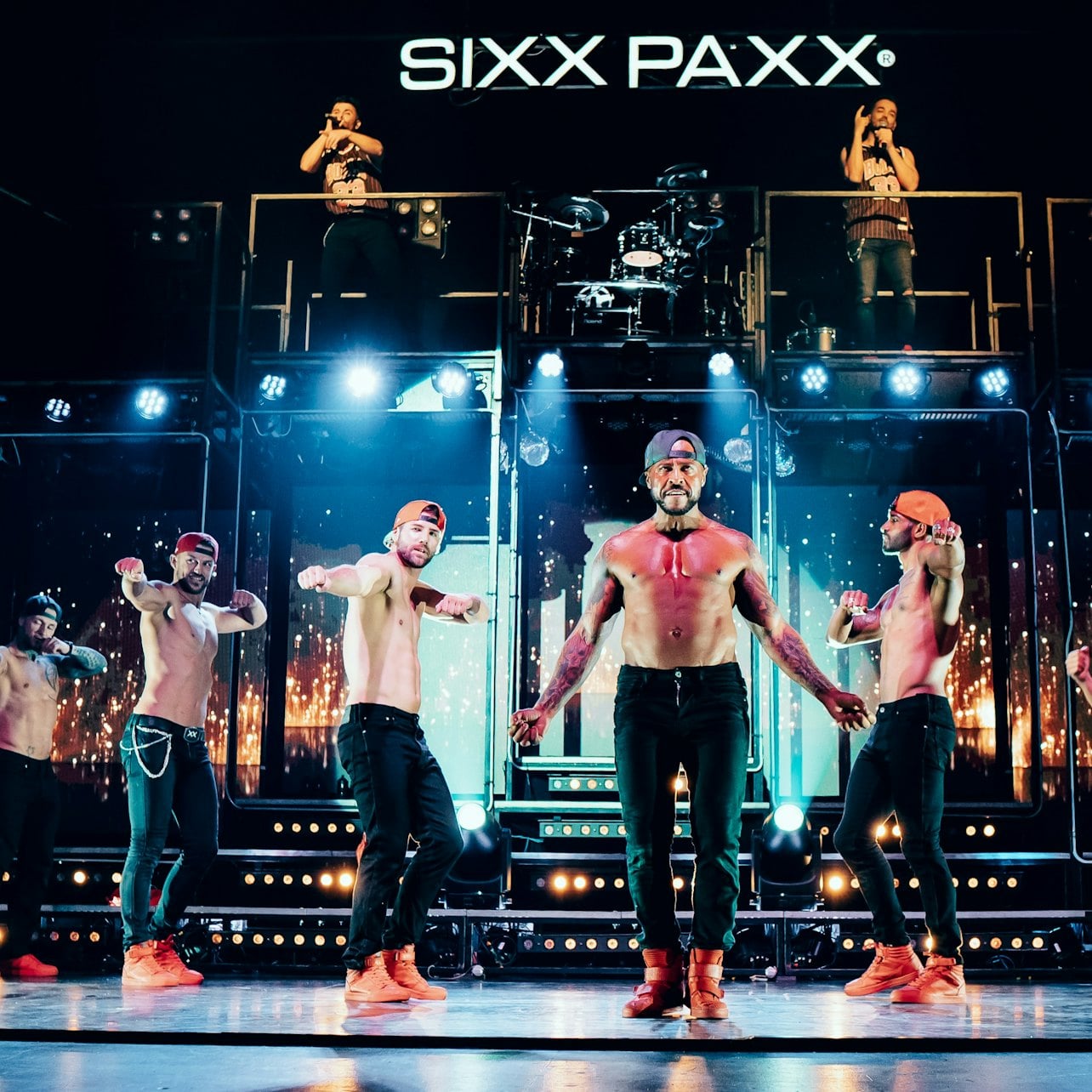 SIXX PAXX Show