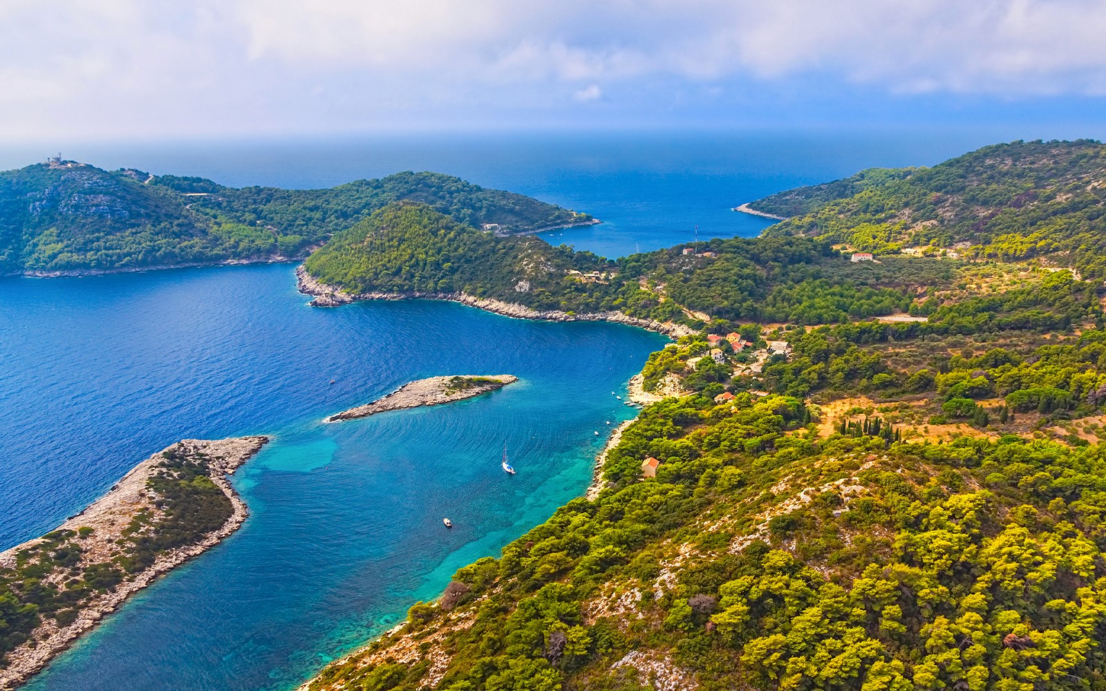 Dubrovnik: Boat Tour to Blue Cave & Elaphiti Islands with Unlimited Drinks