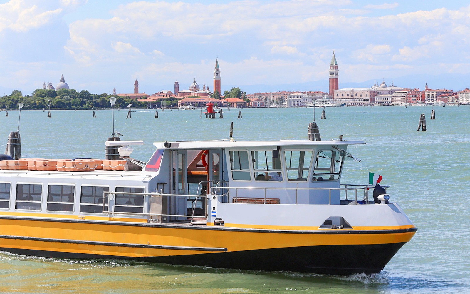 Water Bus Transfers: Venice Marco Polo Airport to/from Venice City